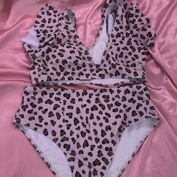 Cheetah Print Ruffle High Waisted Swimsuit/Bikini Top and Matching Bottom - Picture 1 of 2